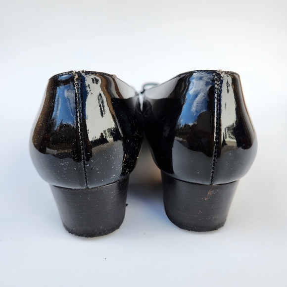 Salvatore Ferragamo Vintage '05 Vara Black Patent Flats With Bow - Picture 5 of 11